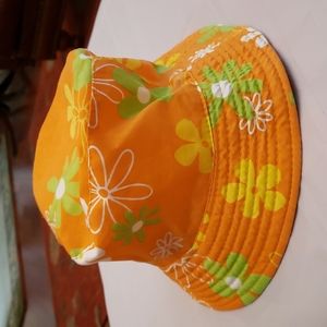 Bucket hat